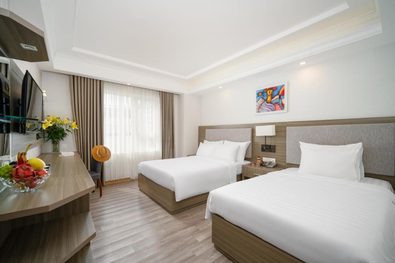 Royal Beach Hotel Da Nang Buitenkant foto