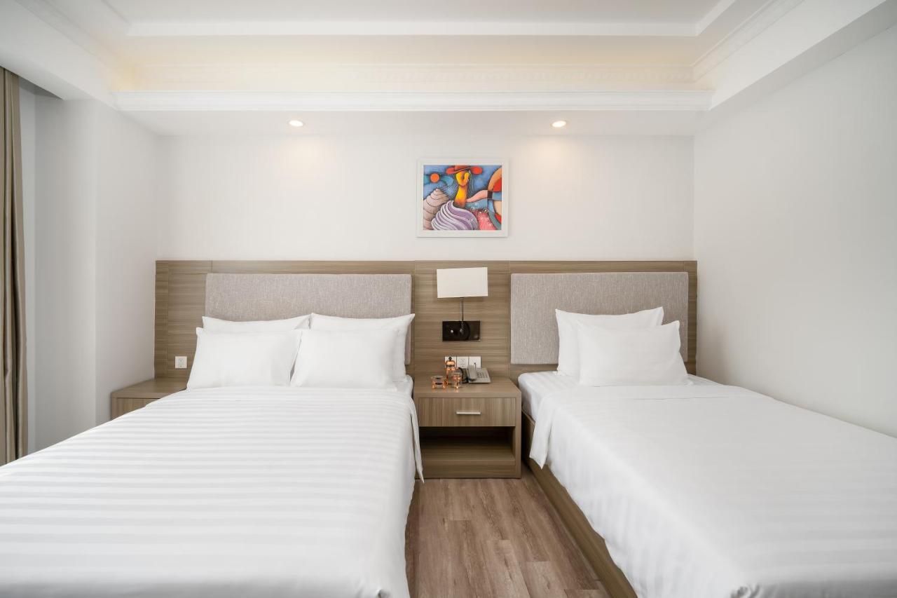 Royal Beach Hotel Da Nang Buitenkant foto