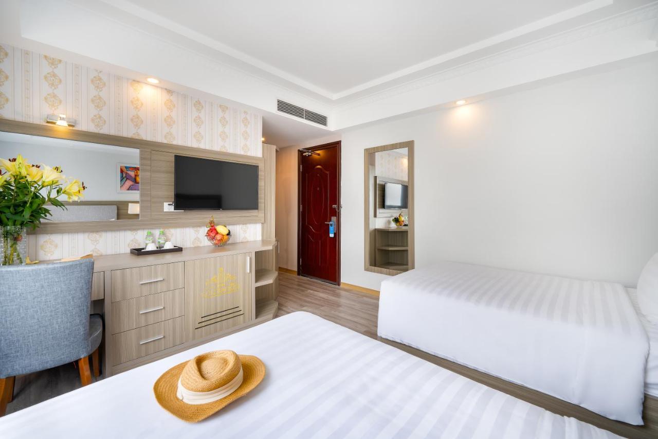 Royal Beach Hotel Da Nang Buitenkant foto