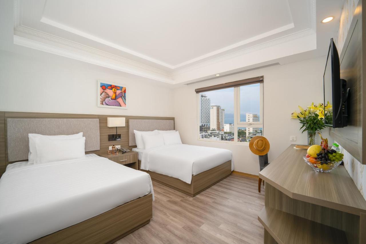 Royal Beach Hotel Da Nang Buitenkant foto